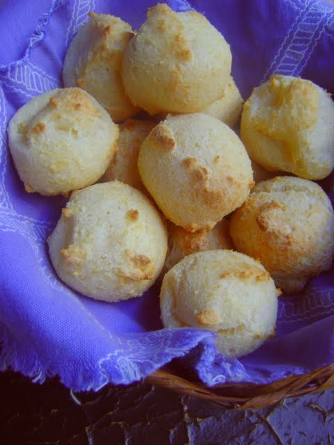 Pão de queijo de colher.