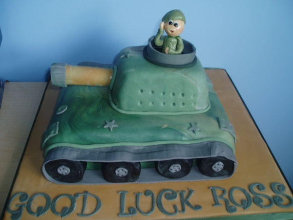 Vovó responde, bolo decorado com soldado.