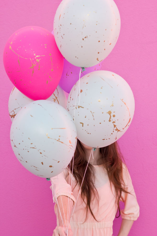 Aniversários, decorando com balões.