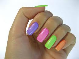 Decorando as unhas para o carnaval