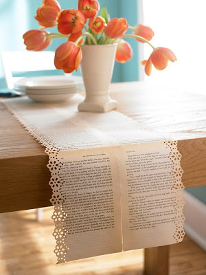 Usando papel para toalha de mesa