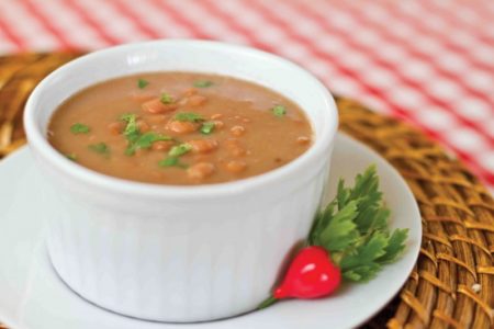 Deliciosos caldinhos para quarentena servindo 10 pessoas