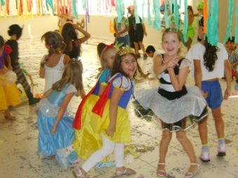 Aniversário infantil com tema carnaval.