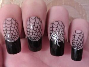 Maquiagem e unhas decoradas para o halloween