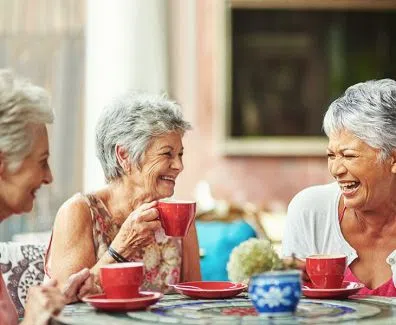 Delicioso café com as mães da família