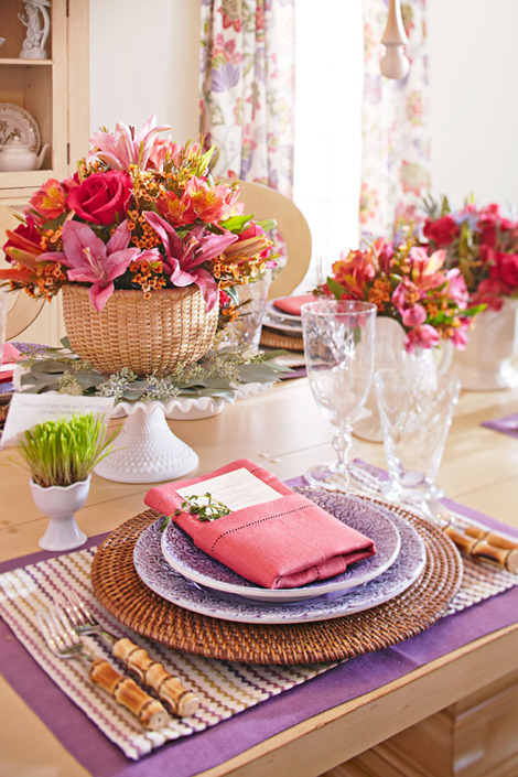 Organizando a mesa posta para o dia das mães