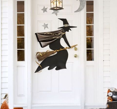 Decore a porta para o Halloween