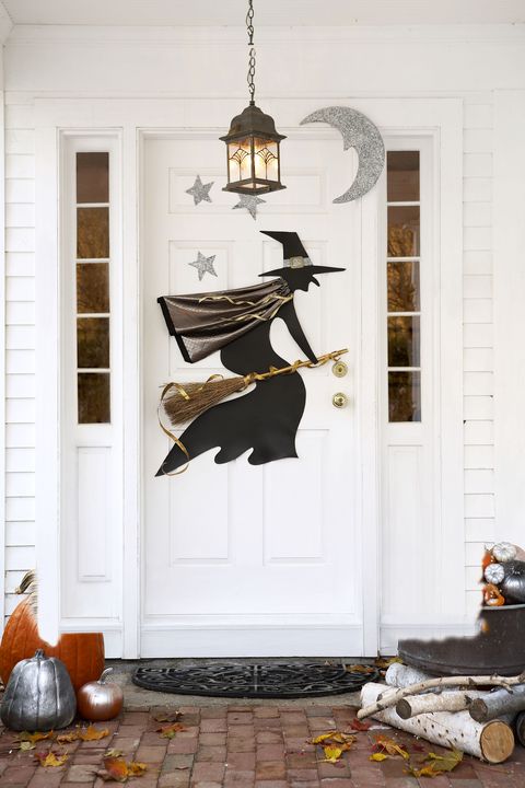 Decore a porta para o Halloween
